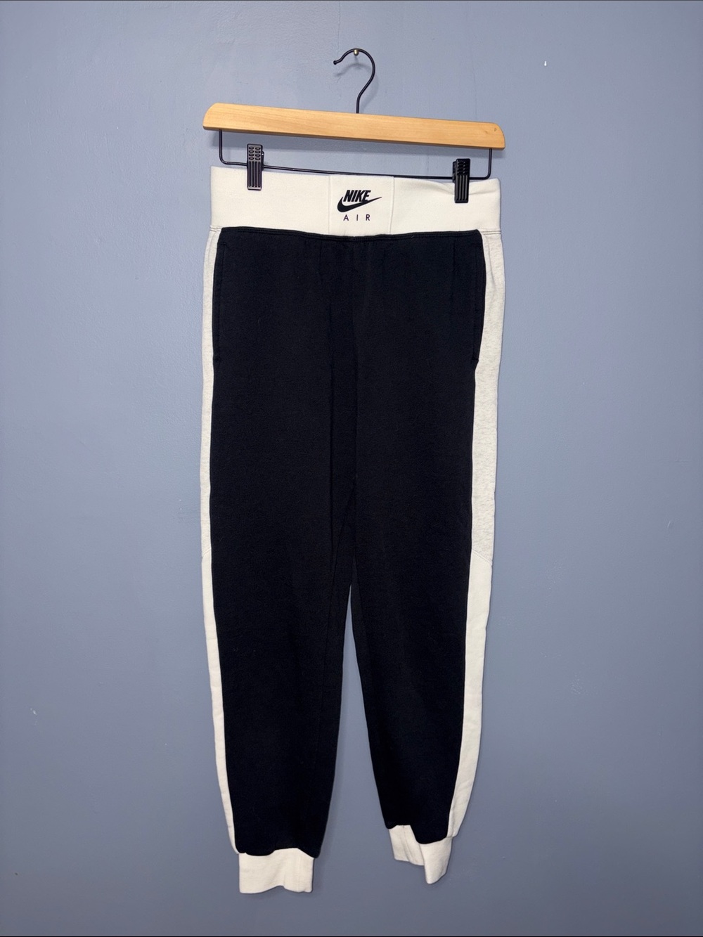Nike • Black Sweatpants